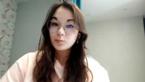 Mia online show from 06.14.26