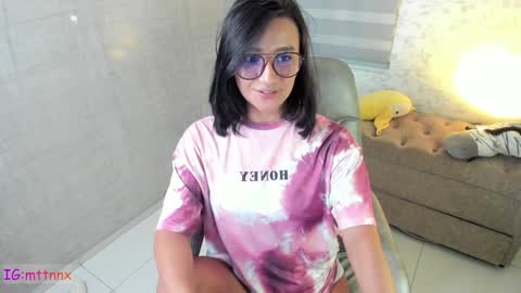 Snapshot of martiiinaa_ chatting on 01.21.25 Martina online show from 01.21.25