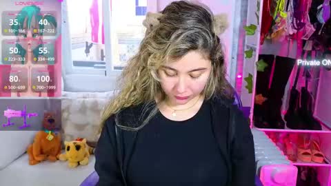 Snapshot of martina_cox_ chatting on 02.19.25 MARTINA online show from 02.19.25