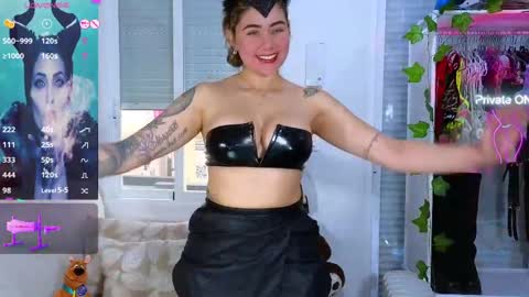 Snapshot of martina_cox_ chatting on 03.01.25 MARTINA online show from 03.01.25