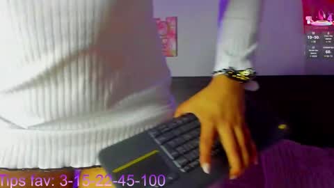 Snapshot of martina_miiller chatting on 10.08.25 martina mIIler online show from 10.08.25