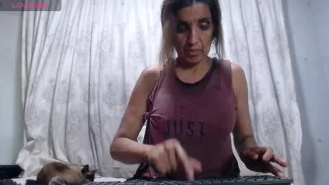 Snapshot of mary_hellen1 chatting on 01.21.25 Mary Hellen online show from 01.21.25