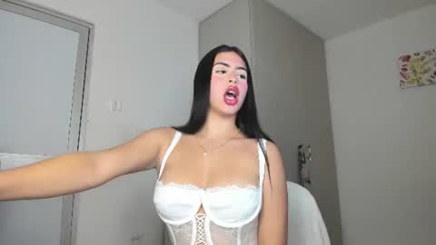 Snapshot of mary_iveet chatting on 07.29.26 MARY model independient online show from 07.29.26