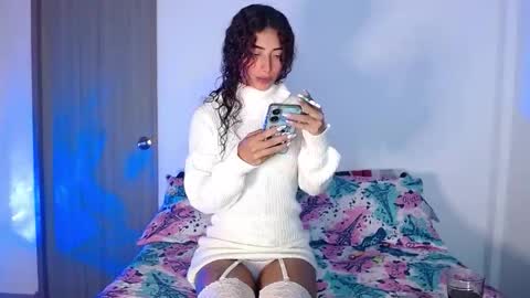 Snapshot of mary_jane1_ chatting on 09.19.25 mary online show from 09.19.25