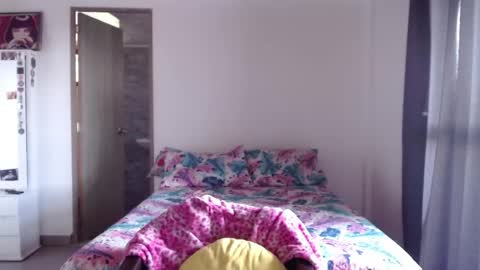 Snapshot of mary_jane1_ chatting on 09.21.25 mary online show from 09.21.25