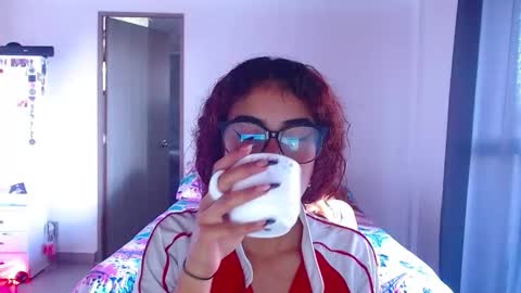 Snapshot of mary_jane1_ chatting on 10.15.25 mary online show from 10.15.25