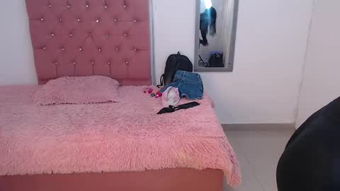 Hi guys im Mary  online show from 02.04.25