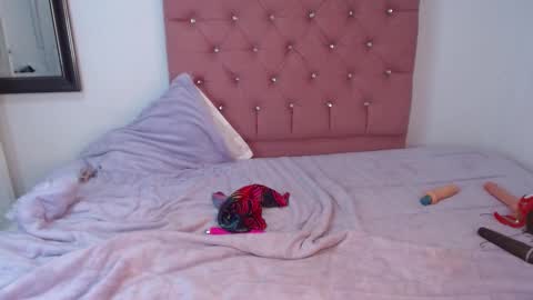 Hi guys im Mary  online show from 03.01.25