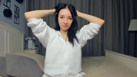 Snapshot of mary_loky chatting on 01.19.26 Mary online show from 01.19.26