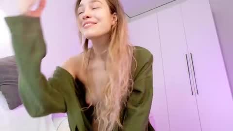 HelIo  Everyone Im MaryWelcome  to my room and  lets have  a good  time  together with me   online show from 06.13.26