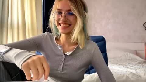 Kira online show from 09.11.25