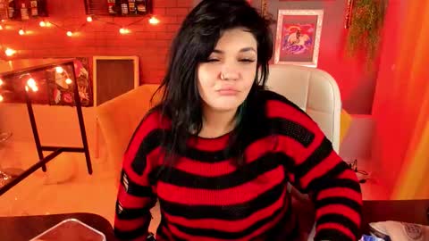 Snapshot of maryharrys chatting on 10.19.25 Mary online show from 10.19.25