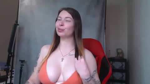 MaryHotLoves online show from 10.26.25