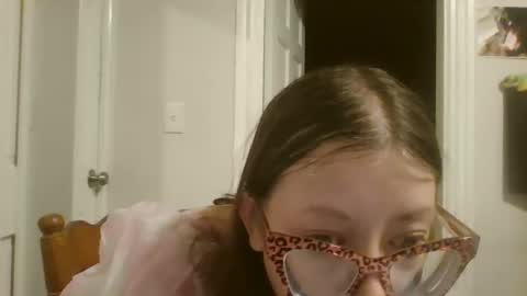 Snapshot of maryjaneflowers chatting on 12.16.24 maryjaneflowers online show from 12.16.24