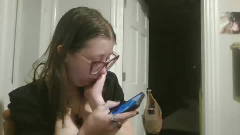 Snapshot of maryjaneflowers chatting on 12.19.24 maryjaneflowers online show from 12.19.24