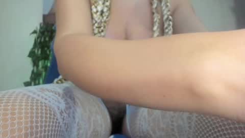 Snapshot of maryjoe11 chatting on 11.11.25 maryjoe11 online show from 11.11.25