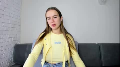 Mari online show from 11.18.25