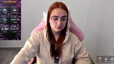 Dulce Maria online show from 12.14.24