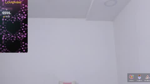 Dulce Maria online show from 12.18.24