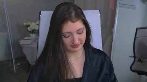 Snapshot of marymillerr chatting on 11.06.25 Mary Miller online show from 11.06.25