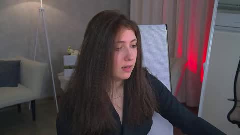 Snapshot of marymillerr chatting on 11.15.25 Mary Miller online show from 11.15.25