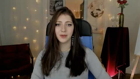 Snapshot of marymillerr chatting on 12.17.25 Mary Miller online show from 12.17.25