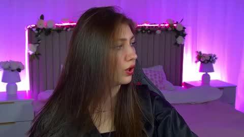 Snapshot of marymillerr chatting on 01.06.26 Mary Miller online show from 01.06.26