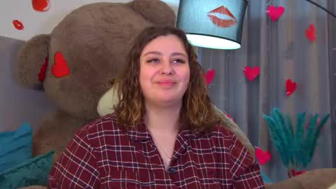 Snapshot of marymurrays chatting on 02.18.26 MaryMurrays online show from 02.18.26