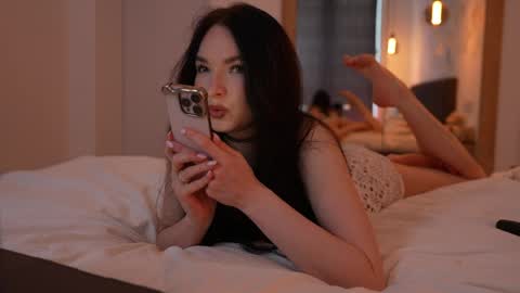 Snapshot of marypsiss chatting on 06.01.26 Marina online show from 06.01.26