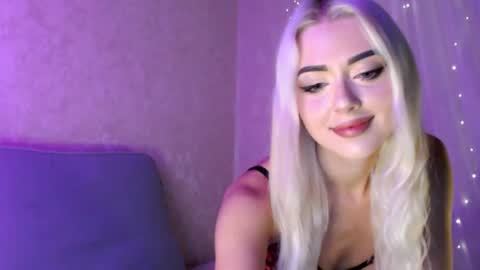 Snapshot of maryvi chatting on 09.18.25 MaryVi online show from 09.18.25