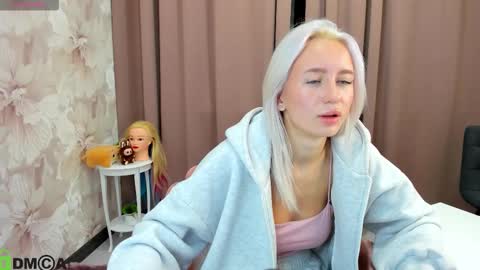 Luucy UTC1 Mon Tue Wed Thu Fri 0500-1130 online show from 10.21.25