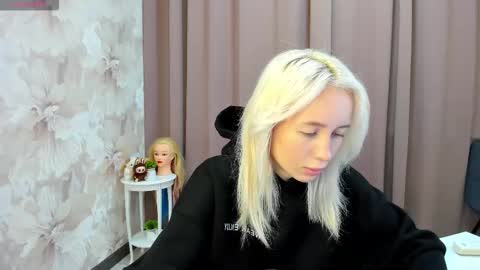 Luucy UTC1 Mon Tue Wed Thu Fri 0500-1130 online show from 10.27.25