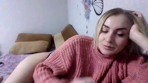 Snapshot of maryyemm chatting on 01.04.25 maryyemm online show from 01.04.25