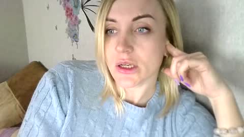 Snapshot of maryyemm chatting on 03.08.25 maryyemm online show from 03.08.25