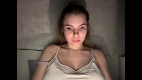 MaryYourr online show from 12.21.25