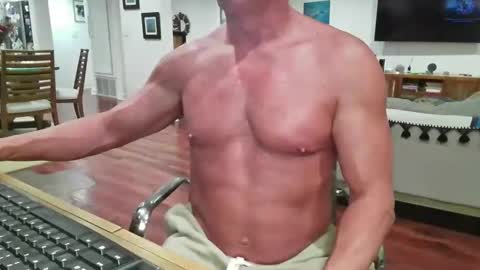 mascmuscle49 online show from 12.17.25