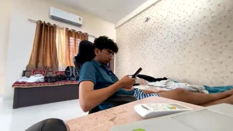 maskboyz2003 online show from 10.18.25