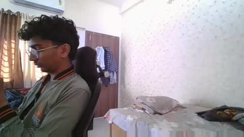 Mask Boy online show from 11.09.25