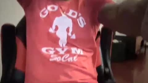 Snapshot of maskedmanblacc chatting on 10.26.25 maskedmanblacc online show from 10.26.25