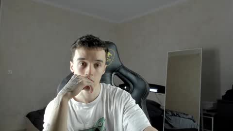 Snapshot of mason_warhol chatting on 03.04.25 Mason online show from 03.04.25