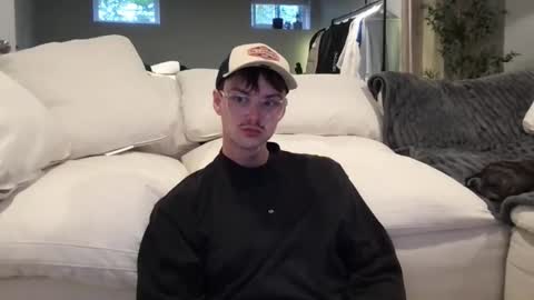 Snapshot of masonbrooksx chatting on 10.21.25 Mason Brooks online show from 10.21.25