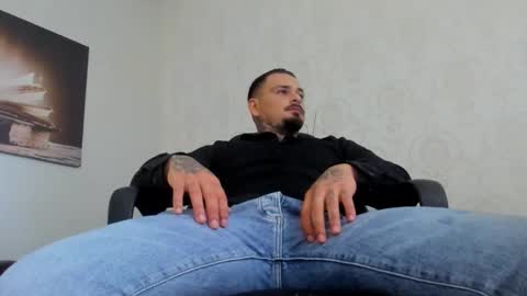 Snapshot of masondune chatting on 10.11.25 MasonDune online show from 10.11.25