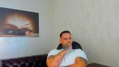 Snapshot of masondune chatting on 10.12.25 MasonDune online show from 10.12.25