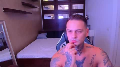 Snapshot of masondune chatting on 10.22.25 MasonDune online show from 10.22.25