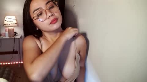 Snapshot of masquerade_girl4 chatting on 10.16.25 masquerade girl4 online show from 10.16.25