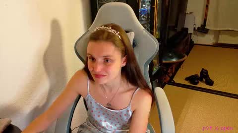 Queeny Kathy  Online at 2030 MEZ Sunday  Wednesday online show from 03.27.26