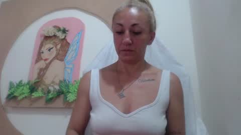 Snapshot of massielferretis chatting on 07.08.26 massiel ferreti online show from 07.08.26