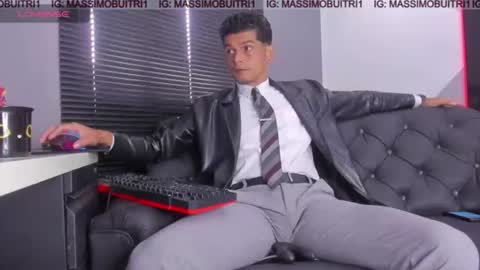 I am Massimo online show from 06.23.26
