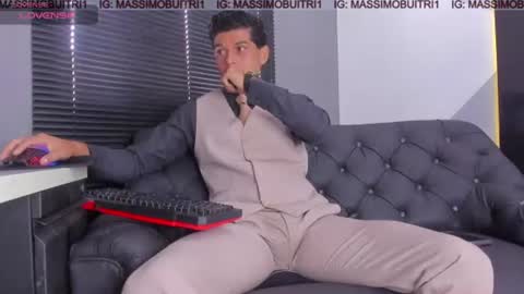 I am Massimo online show from 07.12.26