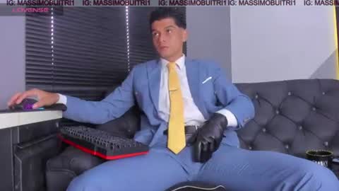 I am Massimo online show from 07.24.26